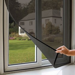 Zanzariera per finestra 150x180cm con autoadesivo nero